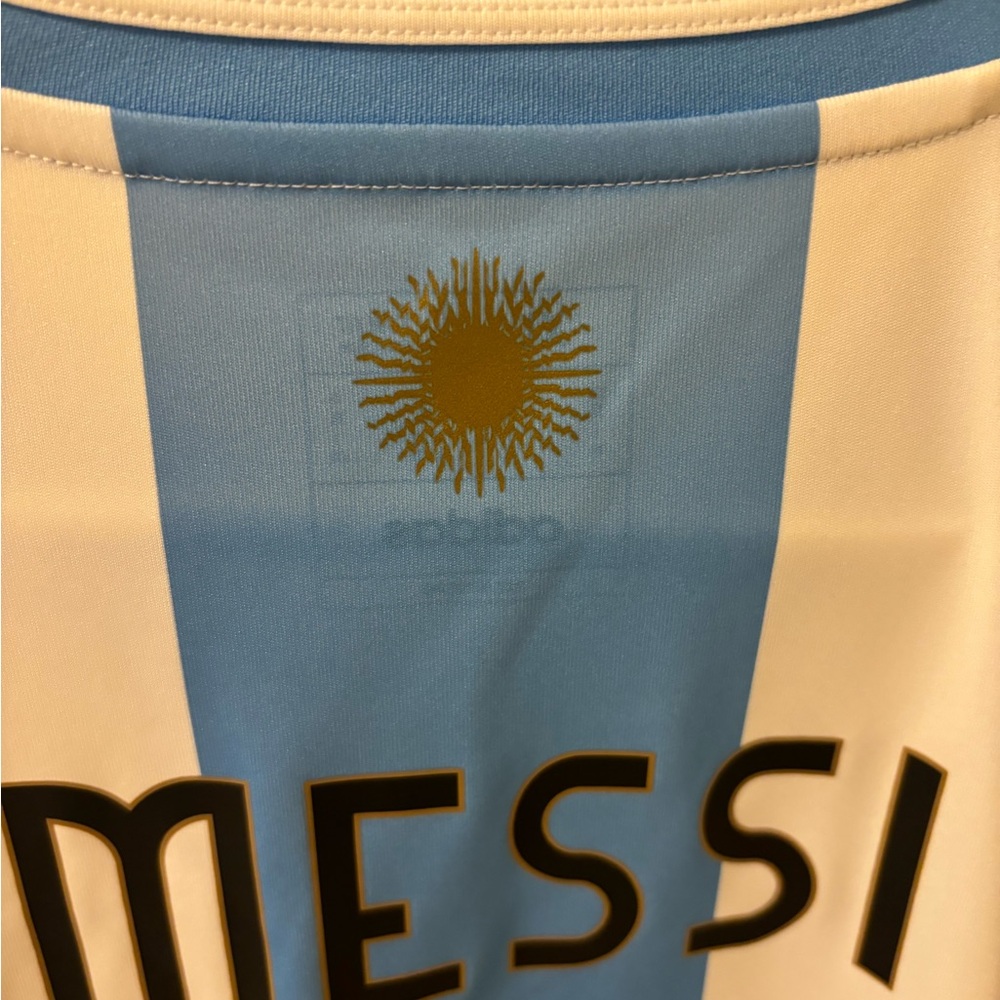Adidas Messi jersey - Picture 8 of 8